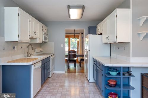 2310 Candlewood Dr, Alexandria VA exterior