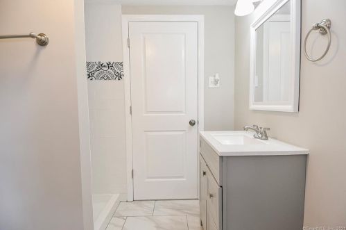 322 Glen St, New Britain CT  06051-3406 exterior