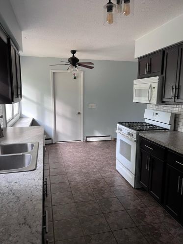 3421 Macarthur Rd, Meskegon MI 49442-1654 exterior