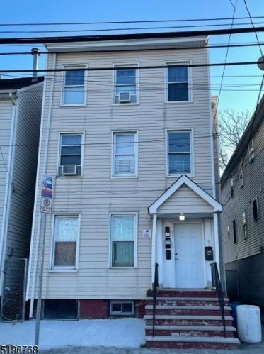 128 20 Ave, Paterson NJ 07501-3402 exterior