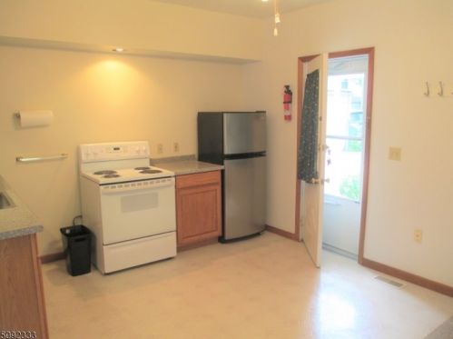 208 Main St, Hackettstown NJ 07840-2039 exterior