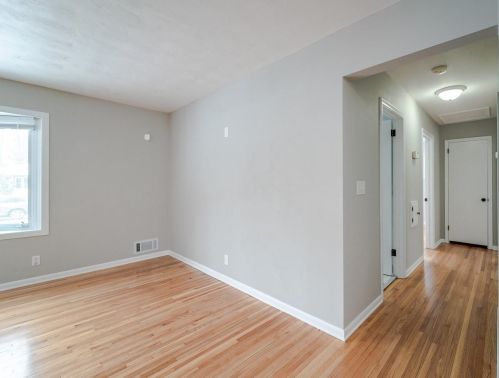 2093 Emerald Ln, Saint Paul MN 55122-2810 exterior