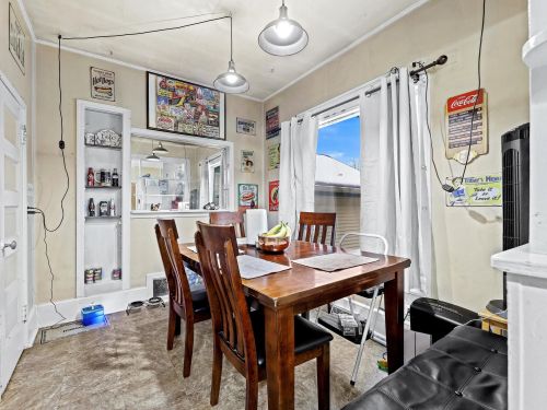 1284 68th St, Milwaukee WI  53213-2852 exterior