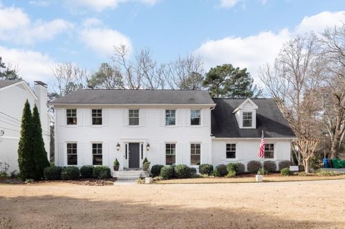 5124 Lakesprings Dr, Atlanta, GA 30338-4408