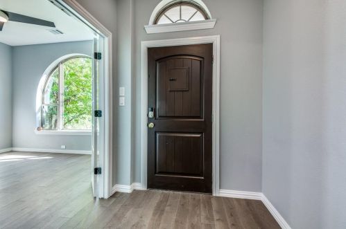 6607 Escena Blvd, Irving TX  75039-4206 exterior