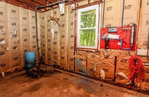 387 Putnam Pike, Killingly CT 06241-1608 exterior