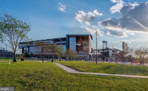 807 Delaware Ave, Washington DC  20024-4207 exterior