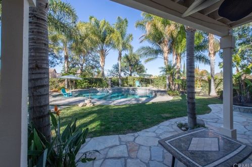 11307 Brookfall Ct, Riverside CA 92505-5135 exterior