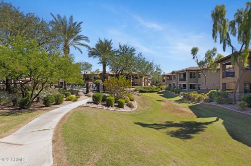 21320 56th St, Phoenix AZ  85054-5401 exterior