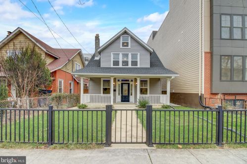 2911 17th St, Washington DC  20018-1825 exterior