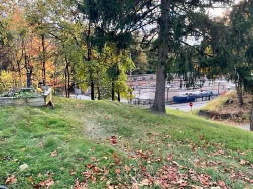 404 Middle St, Pittsburgh PA 15227-3844 exterior