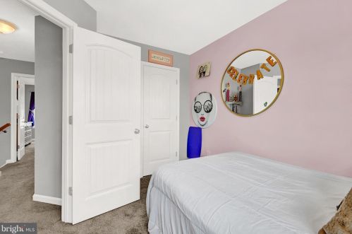 134 Overlook Dr, Hanover PA  17331-9136 exterior