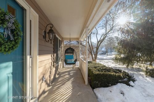 632 Blackthorn Dr, Bull Valley, IL 60014-4564