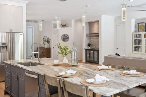 5811 Hidden Oaks Ln, Naples FL 34119-1140 exterior