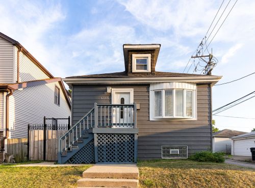 6345 Eddy St, Chicago, IL 60634-4016