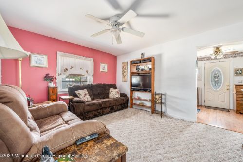 187 Seabreeze Ave, Middletown NJ 07748-5550 exterior