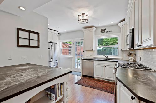 1749 Fern Ct, Chicago IL 60614-5606 exterior