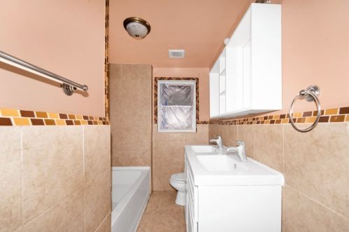 714 3 Ave, Joliet IL 60433-1918 exterior