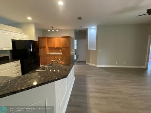 2341 Gillette Ave, Fort Pierce FL  34952-7433 exterior