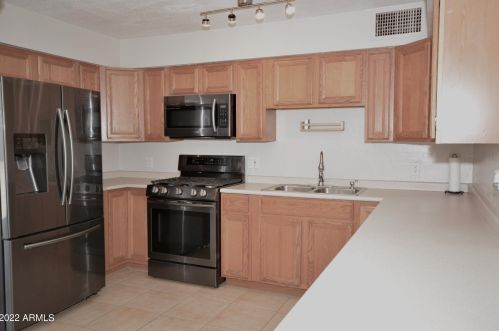 1002 Cinnabar Ave, Phoenix AZ 85020-1878 exterior