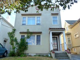 1032 Santa Clara Ave, Alameda CA  94501-2330 exterior