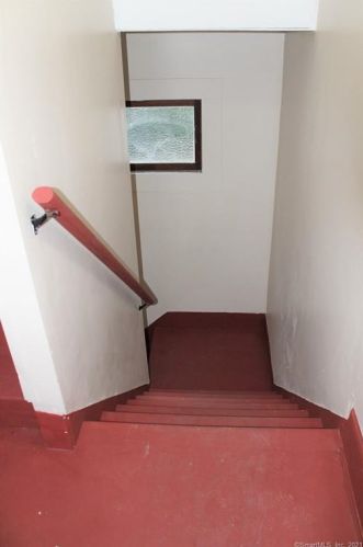 1078 Blvd, Hartford CT 06119-1714 exterior