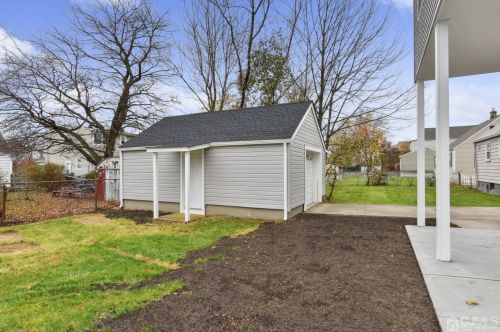 13 Albany St, Edison NJ  08837-3223 exterior