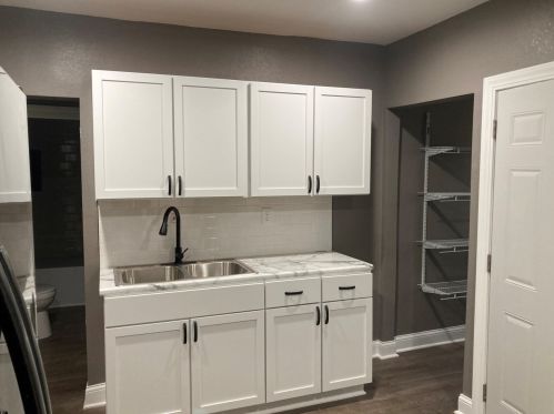 3130 Lloyd St, Milwaukee, WI 53208-1436