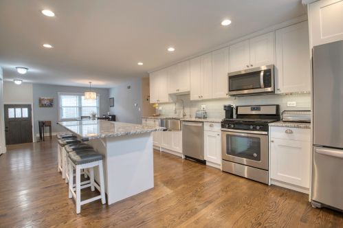 8410 Brodman Ave, Chicago, IL 60656-4219