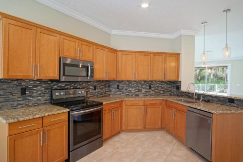 9979 Stonegate Dr, Fort Pierce FL 34987-2423 exterior