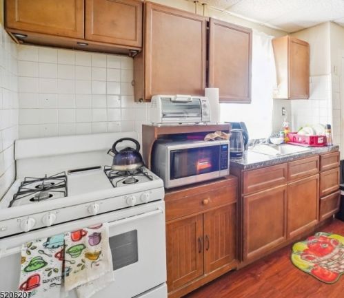 49 Liberty St, Town Center NJ 07052-5501 exterior