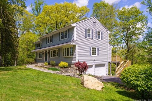 31 Mimosa Ct, Ridgefield, CT 06877-2508