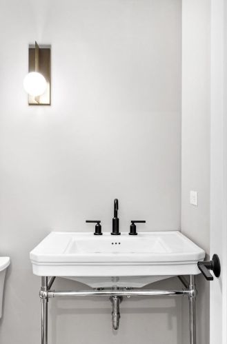 5526 Magnolia Ave, Chicago IL  60640-1307 exterior