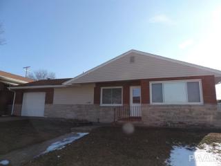 1108 Lincoln St, Pekin, IL 61554-1737