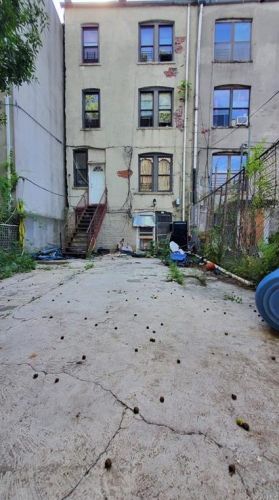 912 Bryant Ave, Bronx NY 10459-2016 exterior