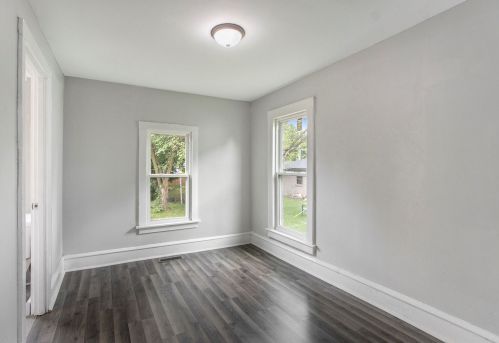 328 Michigan Ave, Three Rivers MI 49093-1126 exterior