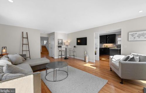 8904 1st Ave, Silver Spring MD 20912-4654 exterior