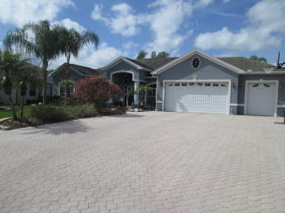 5743 Wedgefield Dr, Zephyrhills, FL 33541-1983