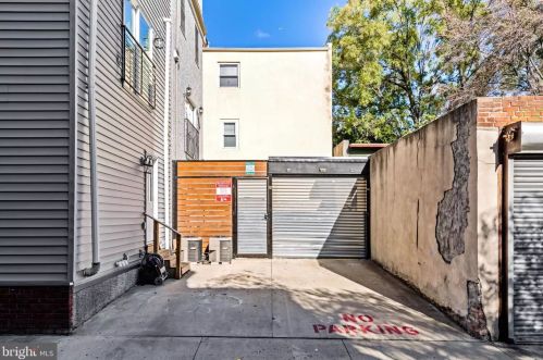 985 6th St, Philadelphia PA  19123-1405 exterior