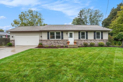 3185 27th St, Wyoming, MI