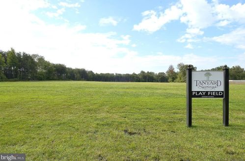 7417 Macon Dr, Glen Burnie MD 21060-8387 exterior