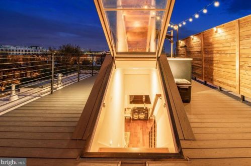 1469 Florida Ave, Washington DC  20002-5007 exterior