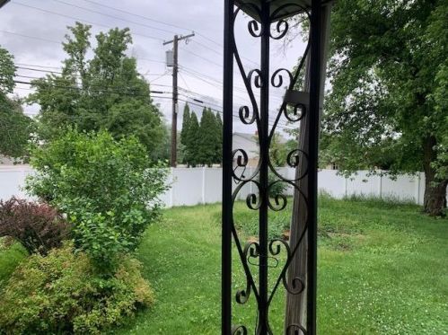 6121 Pennsylvania St, Gary IN 46410-3031 exterior