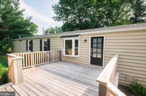 2137 Buchert Rd, Pottstown, PA 19464-3042