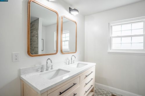 915 Dartmouth Way, Concord CA  94518-3819 exterior