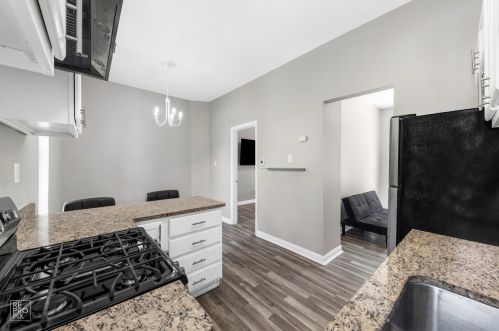 850 50th Pl, Chicago IL 60609-5155 exterior