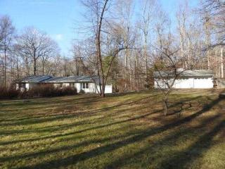 72 Pond Meadow Rd, Deep River, CT 06419-1143