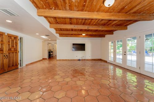 5925 Mina Vis, Tucson AZ 85718-4128 exterior