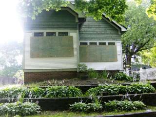 150 74th St, Milwaukee, WI 53214-1529