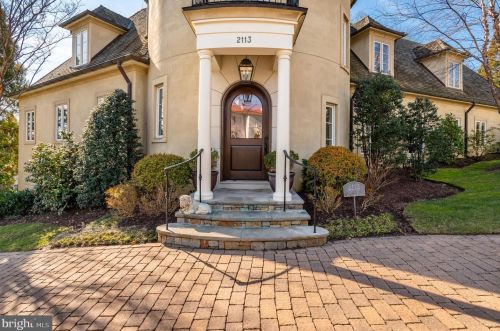 2113 Dunmore Ln, Washington, DC 20007-1104